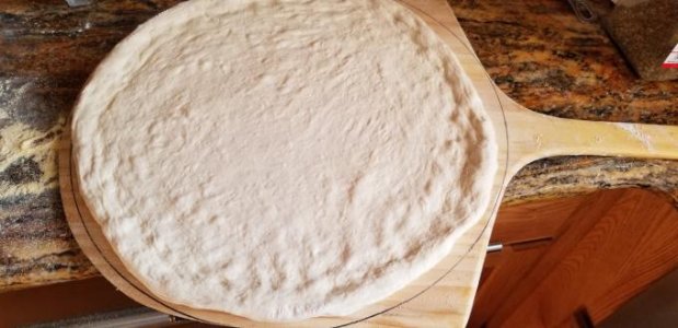 dough_stretched (2016 x 980).jpg